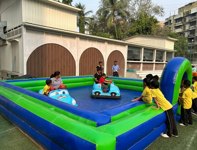 Dashing car ride for kids and adults at events